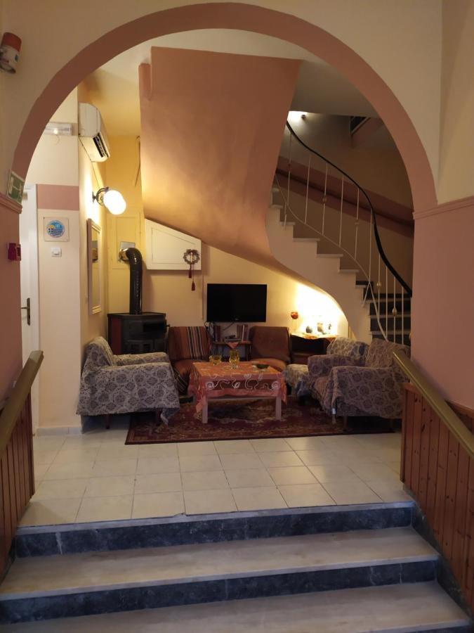 Sofia Rooms Loutra Aidhipsou Exteriör bild
